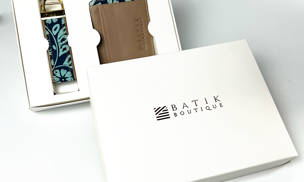 travel set teal ukir in a white box that's perfect for gifting