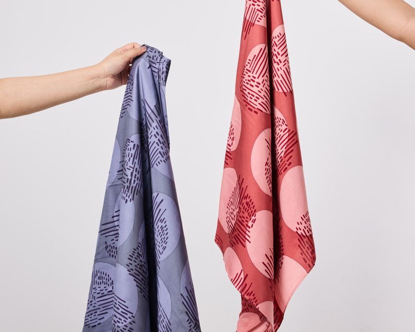 Silk vs Cotton: Which Batik Fabric Survives Humidity Better?