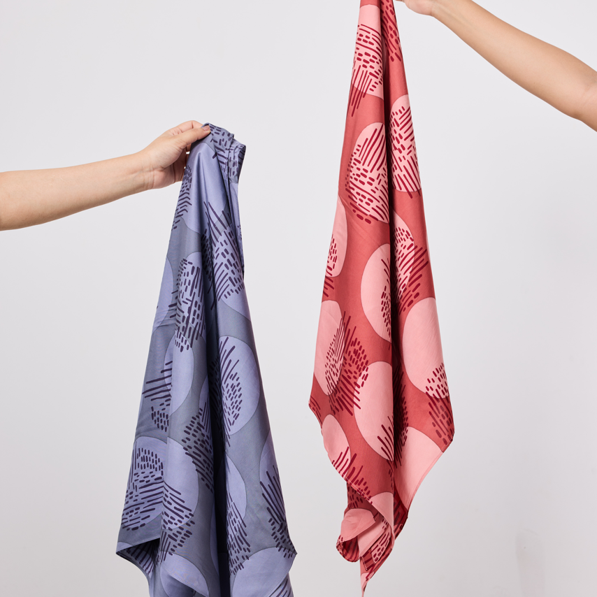 Silk vs Cotton: Which Batik Fabric Survives Humidity Better?