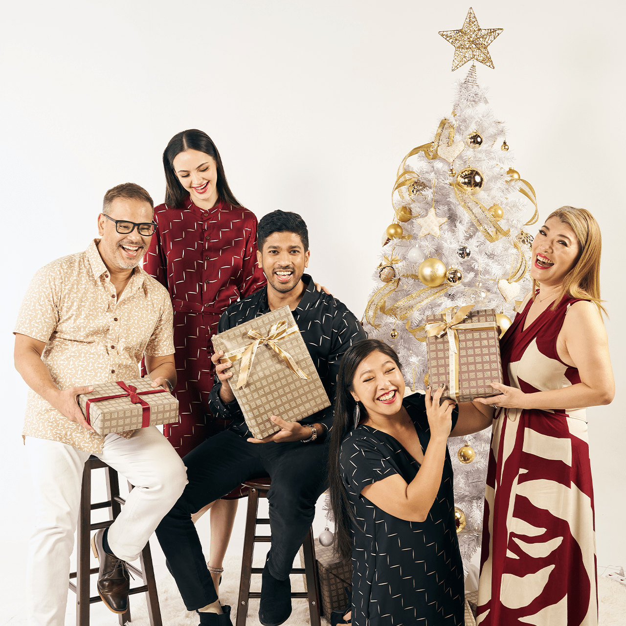 🎉🎄✨ You're Invited: Batik Boutique Holiday Party! ✨🎄🎉