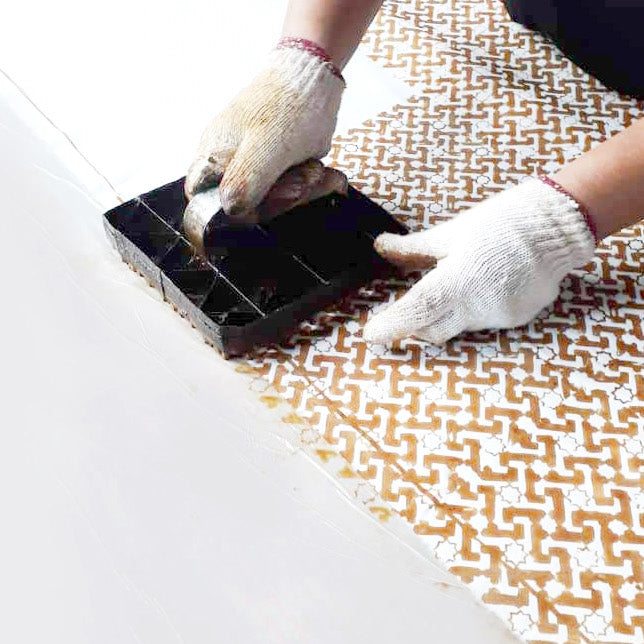 1_Arabesque_batik_making.jpg
