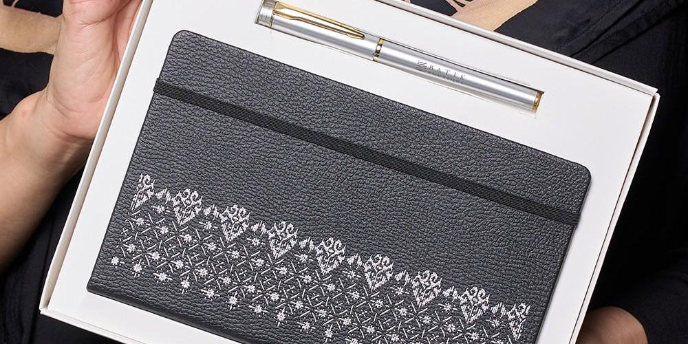 Batik-Inspired Journal & Pen - Black Anyam