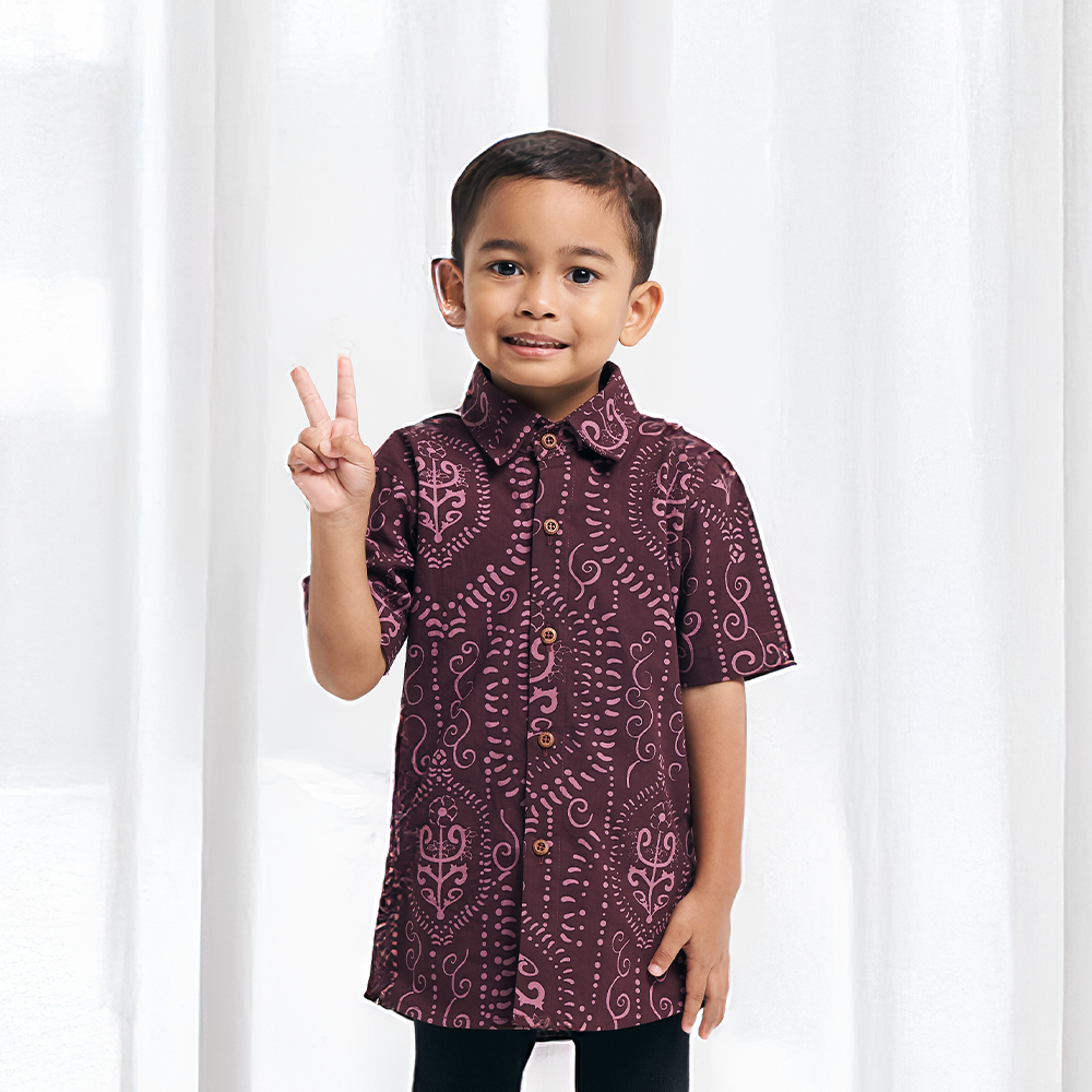 BatikBoyShirt_GarnetPetola_1.png