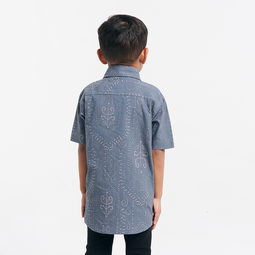back view of the batik boys shirt in steel petola 