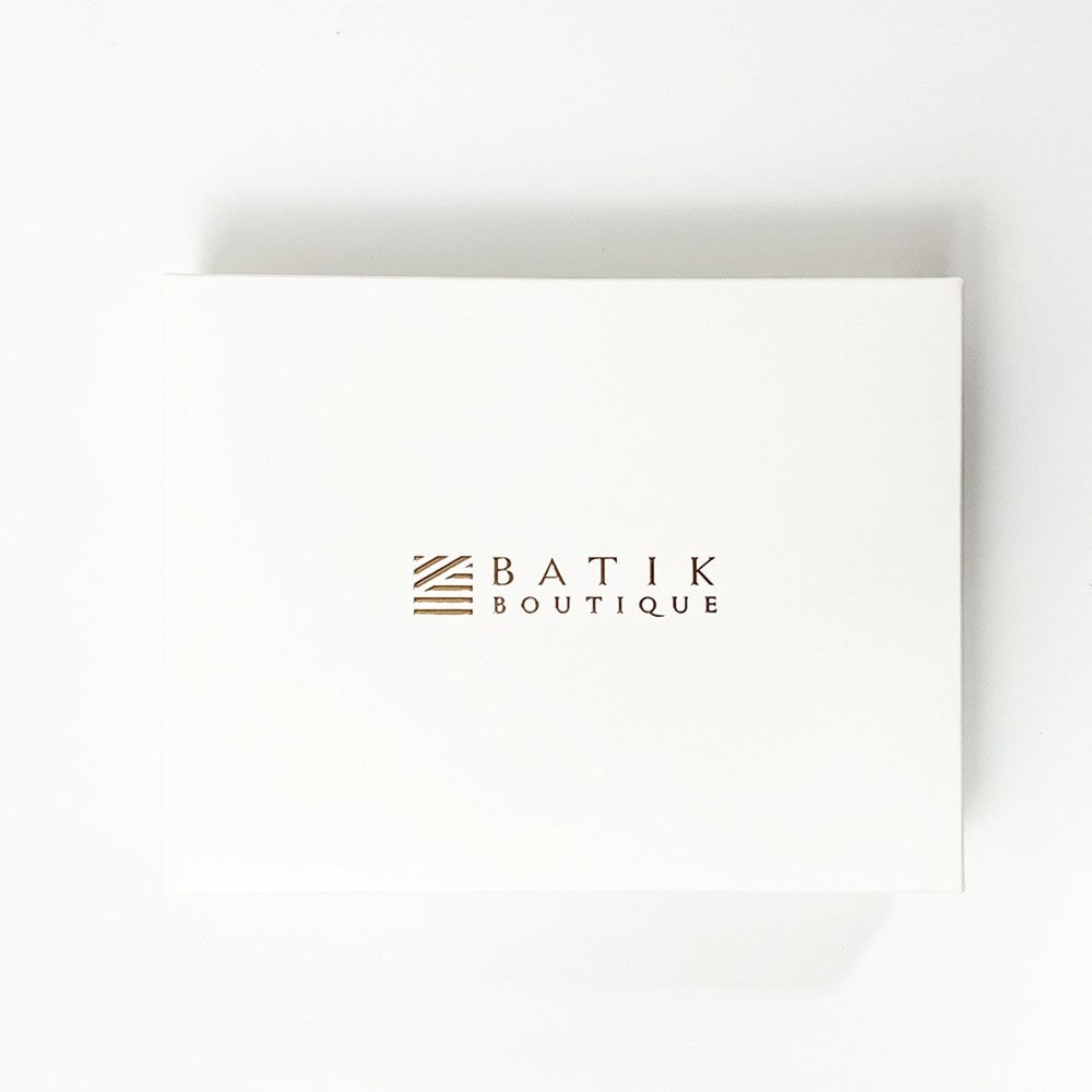 box packaging of the Tie and pocketsquare 