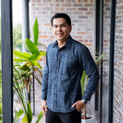 Men's Long-Sleeved Batik Shirt - Navy Anyam