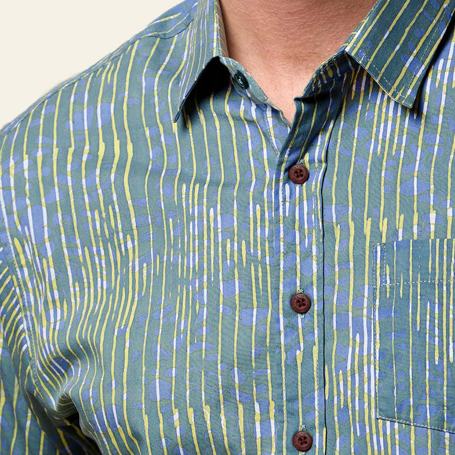 Men Long Sleeved Shirt Brushed Moss Tree Model Closeup L