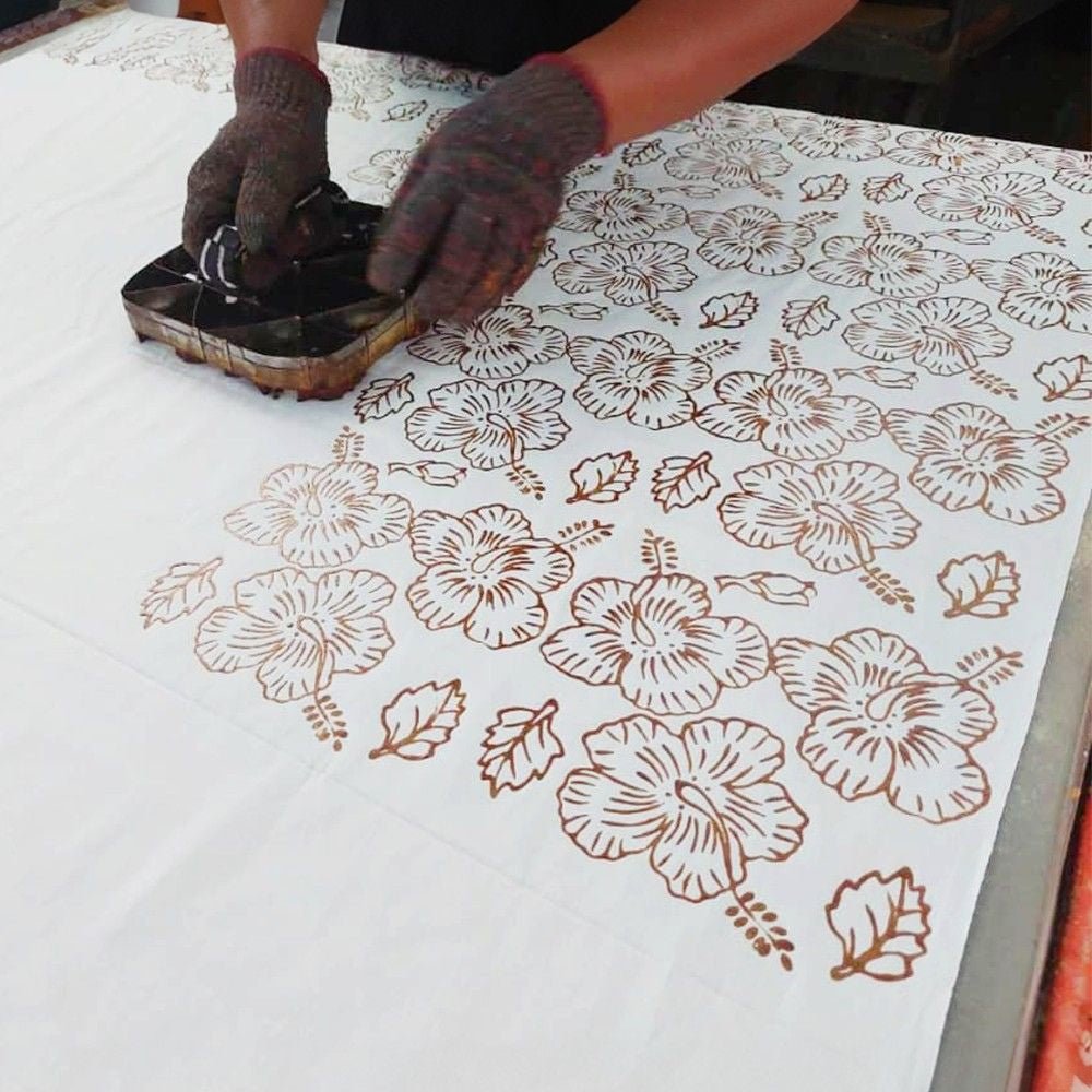 Men's Batik Classic Shirt - Jet Hibiscus
 artisan 