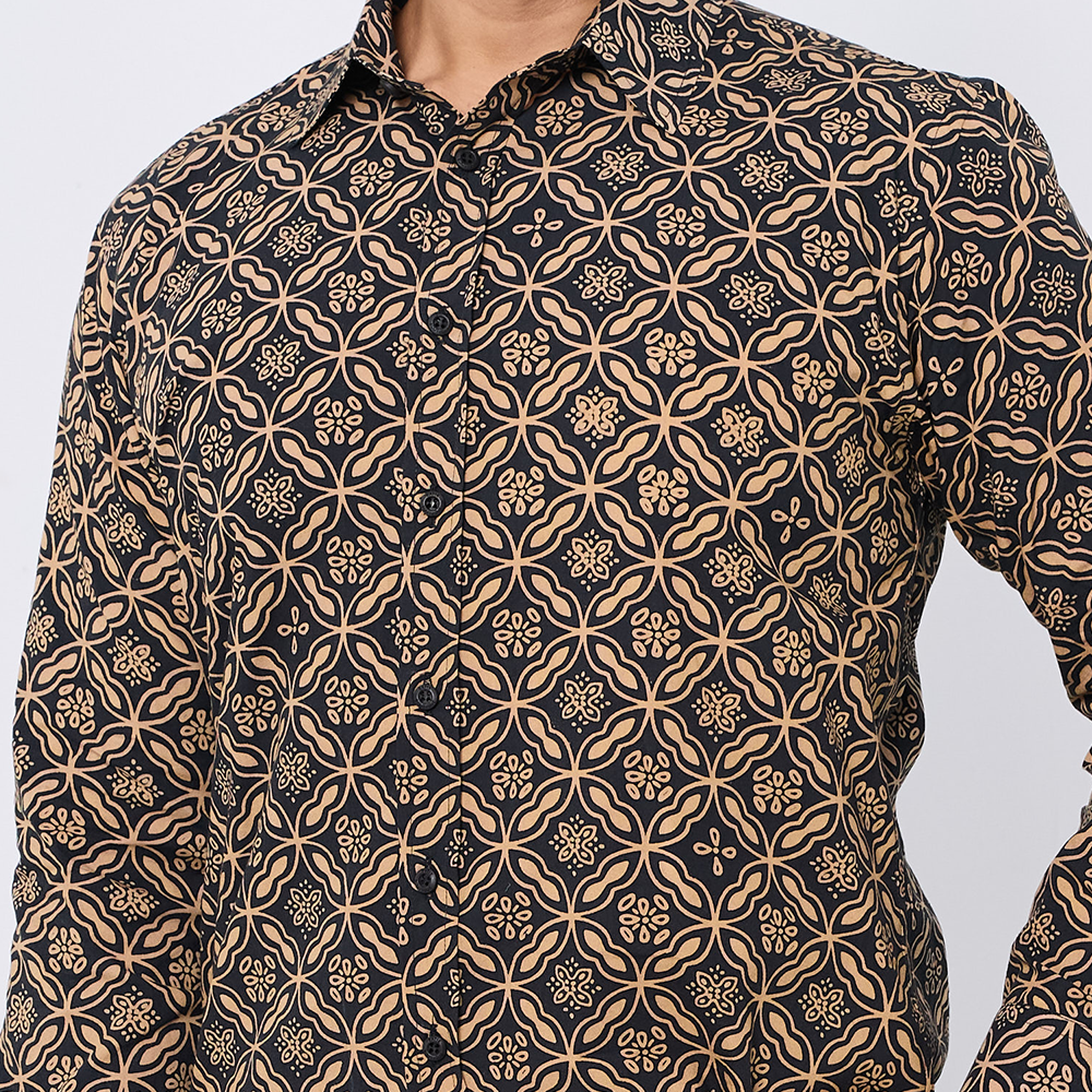 Patterned shirt with a geometric design on a plain background