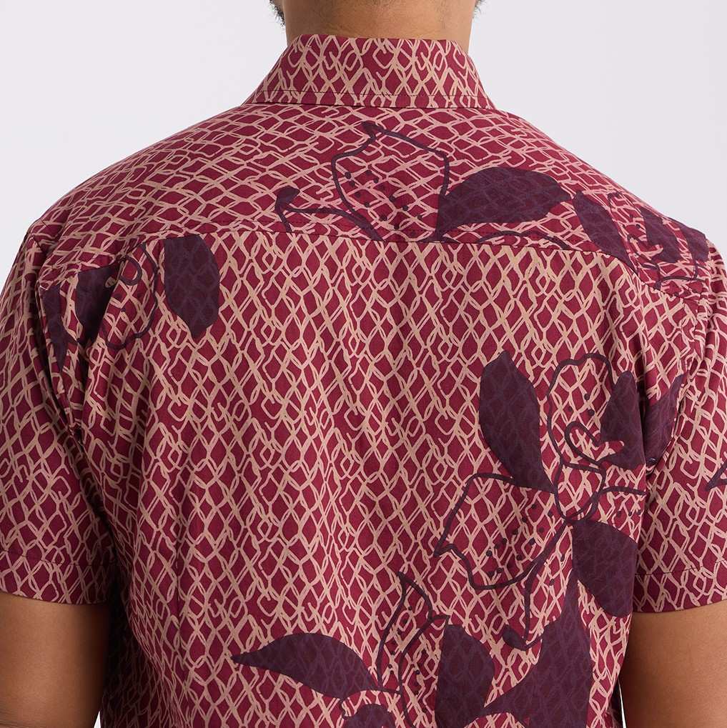 Zoomed in detailed photo of the blooming lace men's shirt in copper 
