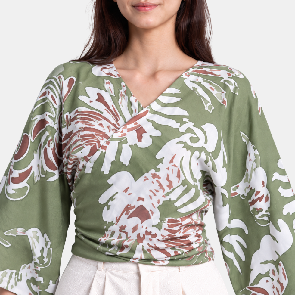 Close up of tie front kimono